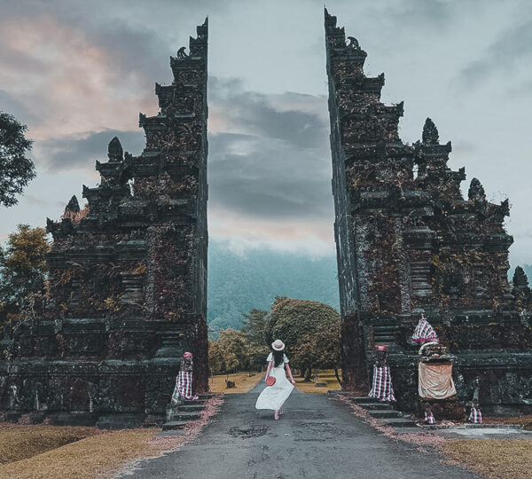 Bali instagrammable sighseeing tour north Bali Handara Gate