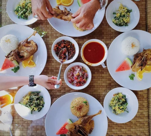 This guide will simplify your search for the top Bali food tours available right now, ensuring you get an unforgettable taste of the island. Forget endless searching and confusing menus – we’ll highlight the best food tours in Bali that promise delicious adventures.