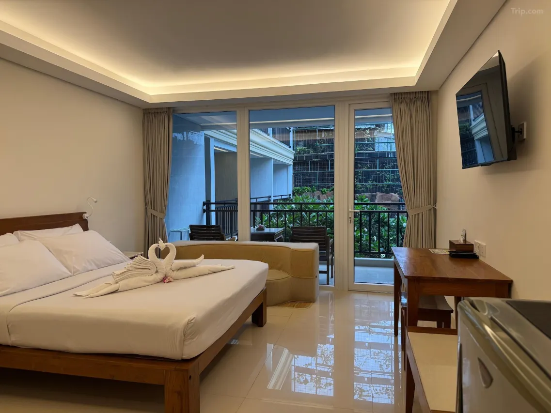 Green Garden Hotel Kuta Bali, family-friendly hotel near beach with included breakfast, highly recommended for budget stays.