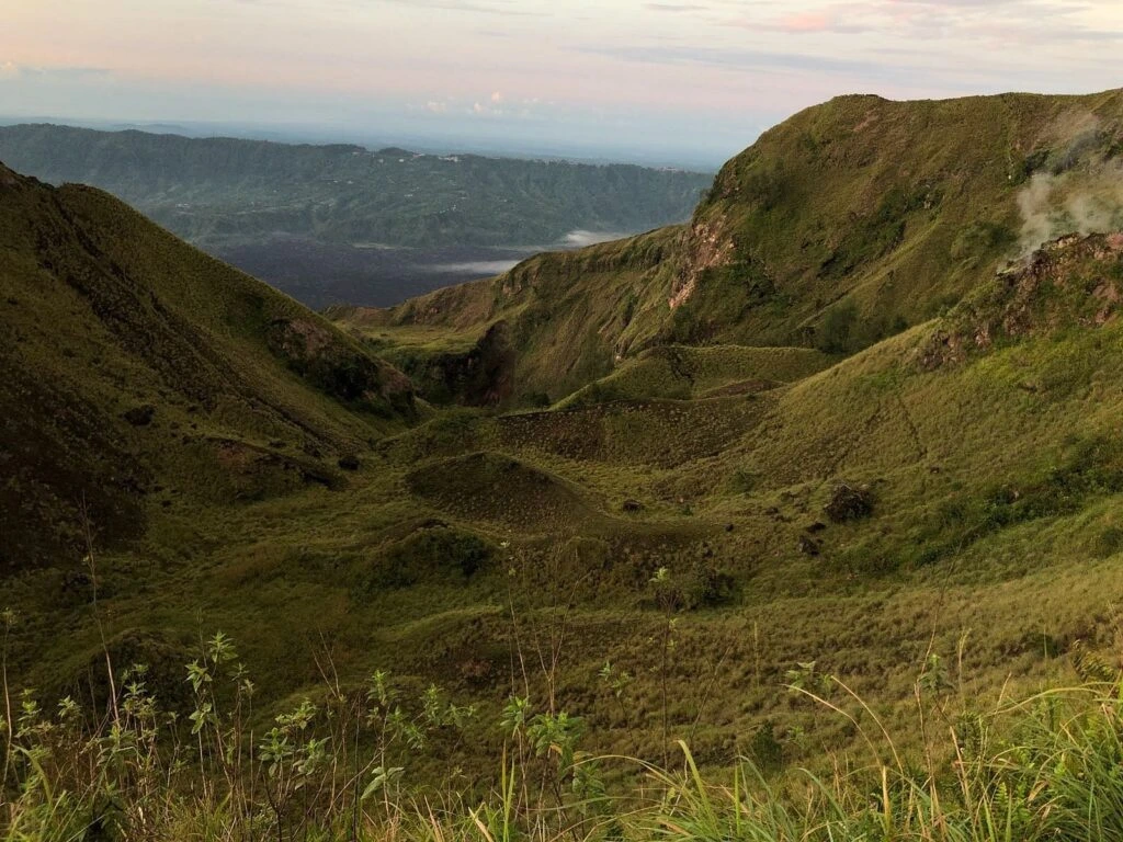 At BaliAdventours.com, we understand that every traveler is unique. That’s why we offer a range of Mount Batur tour recommendations for non-hikers and seasoned adventurers alike. We make it easy to book the best guided tour for first time Mount Batur climbers.