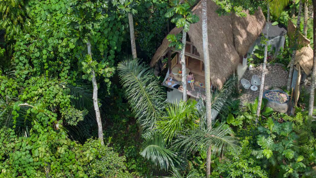 Guide to deciding between Airbnb and hotels in Bali for your next vacation.