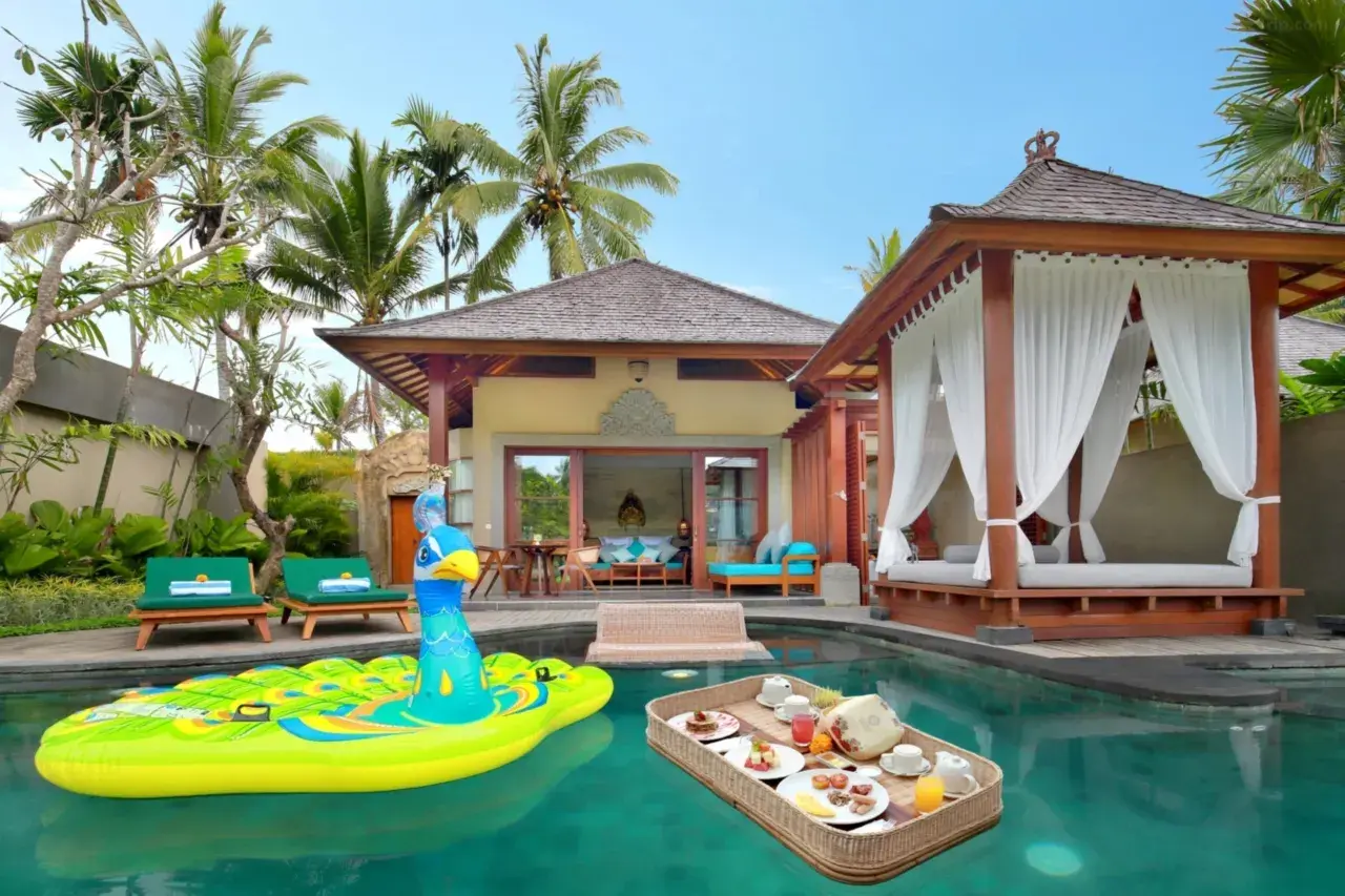Aksari Luxury Resort & Spa in Ubud, Bali, featuring a romantic private pool with panoramic rice field views.