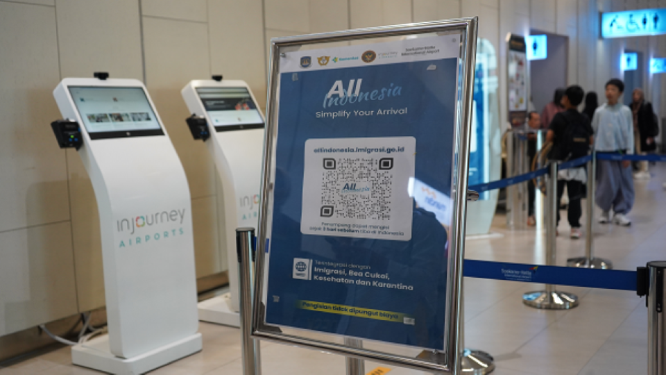 number-10 - Bali Adventours lllustration of what the “All Indonesia” online arrival card is for travelers.