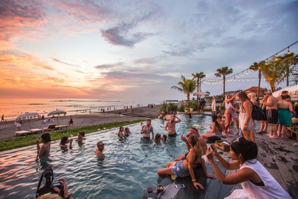 A guide to the most common mistakes first-time visitors make in Canggu. Learn the easy fixes to save time and enjoy more.