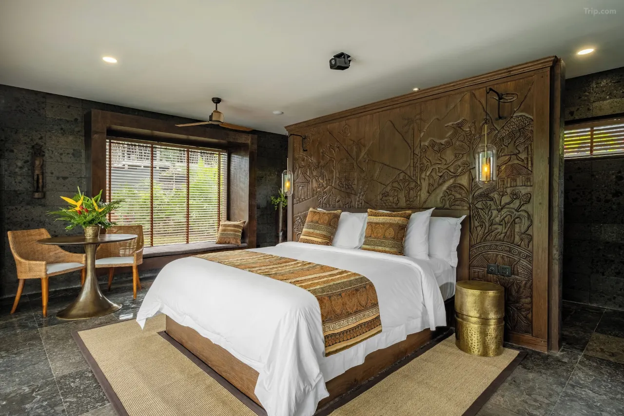 Samanvaya Luxury Resort & Spa in Sidemen with stunning mountain and rice field views.