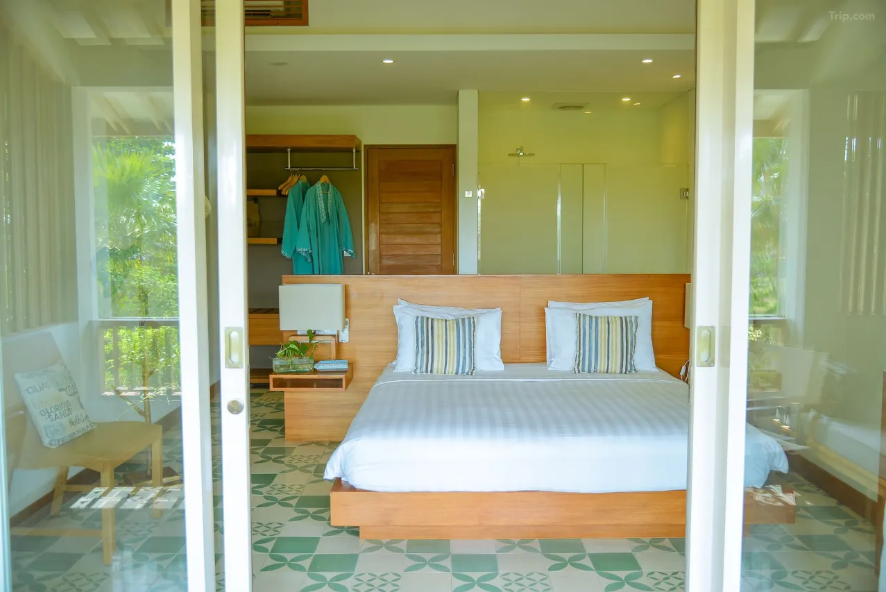 Stylish boutique hotel in Jimbaran, Bali, offering affordable rooms with free breakfast near the beach.