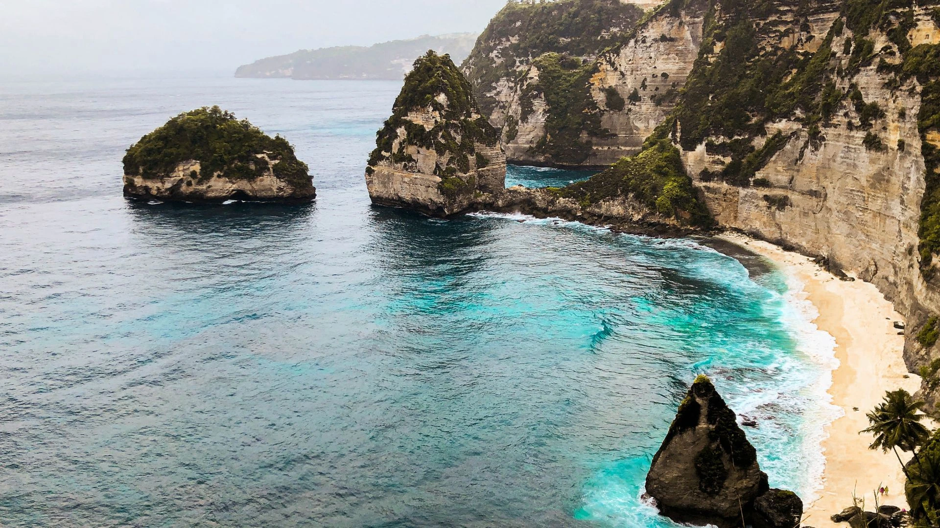 Visiting Bali: best time to go—dry vs. green season, crowds, and weather.