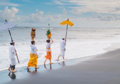 Experience Bali’s Spiritual Side with a Professional Guide (Warm, Practical 2025 Traveler’s Guide)
