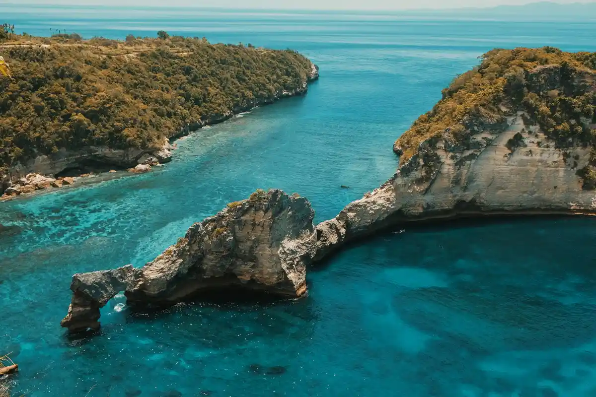 Nusa Penida East & West One Day Trip - All Inclusive with Optional Photographer