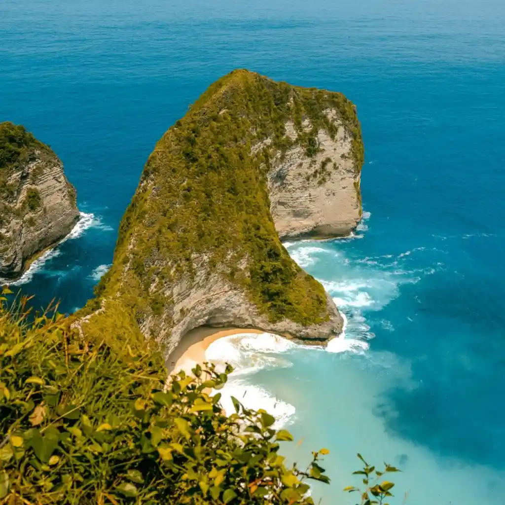 Nusa Penida East & West One Day Trip - All Inclusive with Optional Photographer