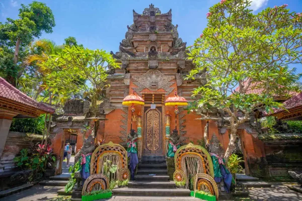 Bali Instagram Tour: Gate of Heaven, Tirta Gangga & Tukad Cepung Waterfall with Optional Photographer
